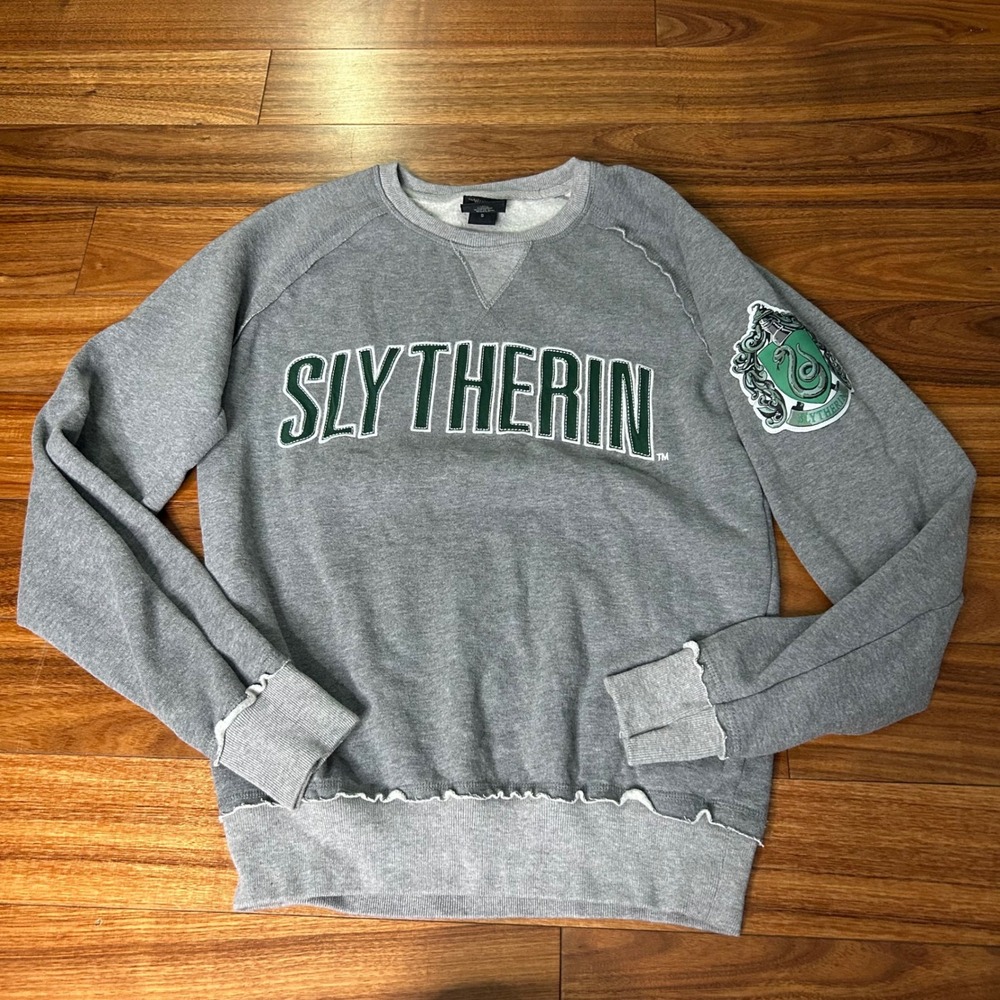 Universal Studios Harry Potter Slytherin Gray Pullover Sweatshirt Womens Small